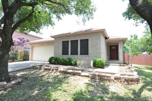 Building Photo - Available NOW! 4 bedrooms, one story, Grea... Rental