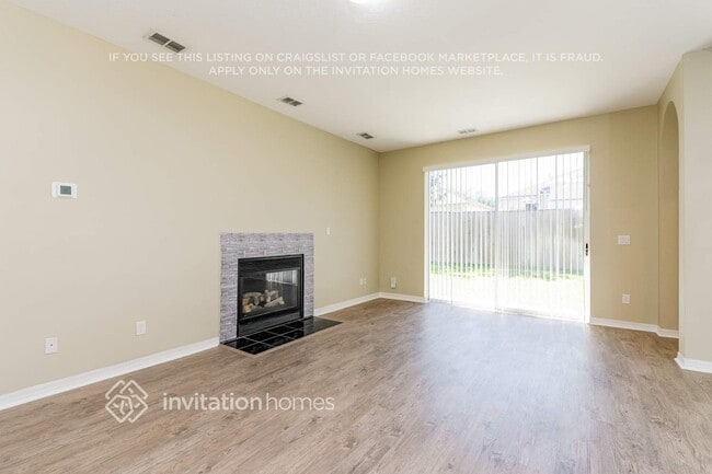 Photo - 866 Cherry Valley Way