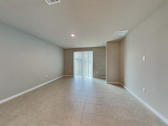 Photo - 2410 Brassie Ct