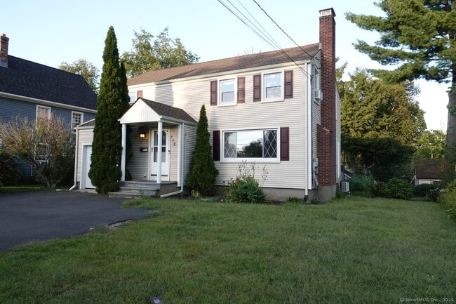 Photo - 112 N Main St