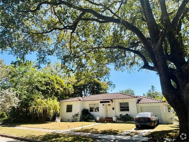 Building Photo - 46 NW 96th St Rental