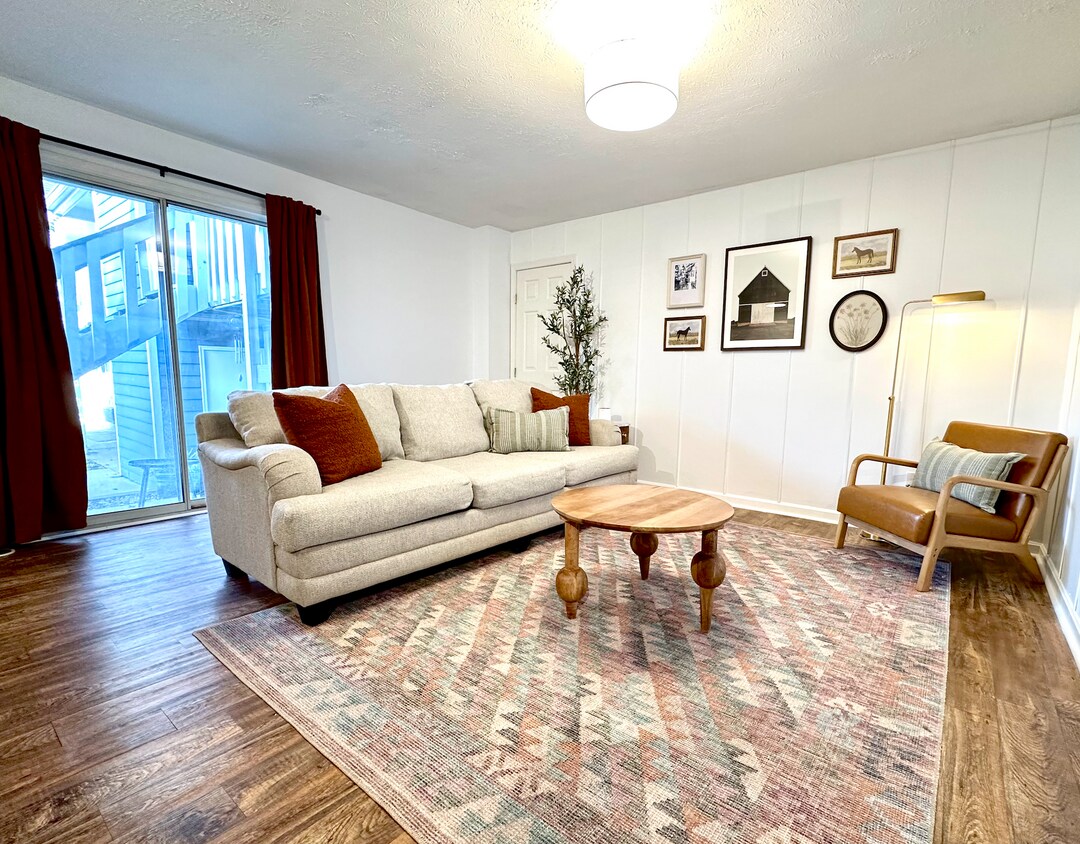 Photo - 2738 Brownsboro Rd (Louisville, KY)