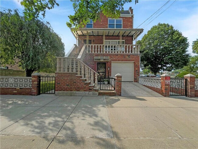 Photo - 226 Avenue Z