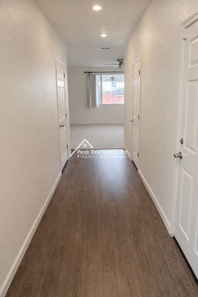 Photo - Updated Rocklin 3bd/2.5ba House!