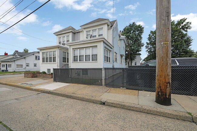 Photo - 3403 River Rd