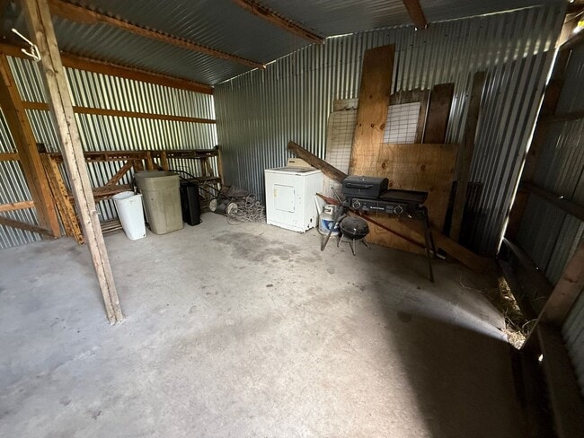 Photo - 2 Bed 1 Bath House, Gas Heat & Hot Water