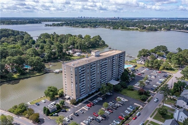 Building Photo - Algonquin Park
