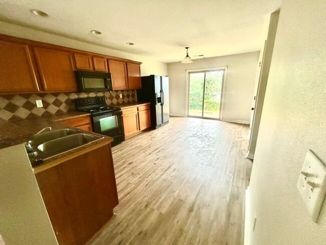 Photo - 140 Harold Murphy Dr