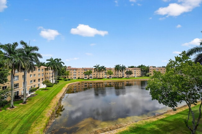 Building Photo - 12529 Imperial Isle Dr Unit 401 Rental