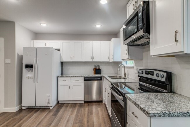 Building Photo - 5705 Breland St