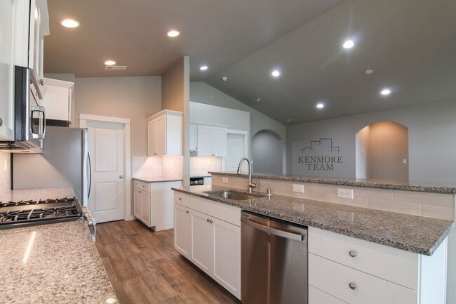 Photo - 2950 Woodland Pl