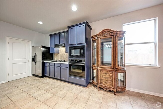 Building Photo - 604 Spanish Oak Terrace Rental