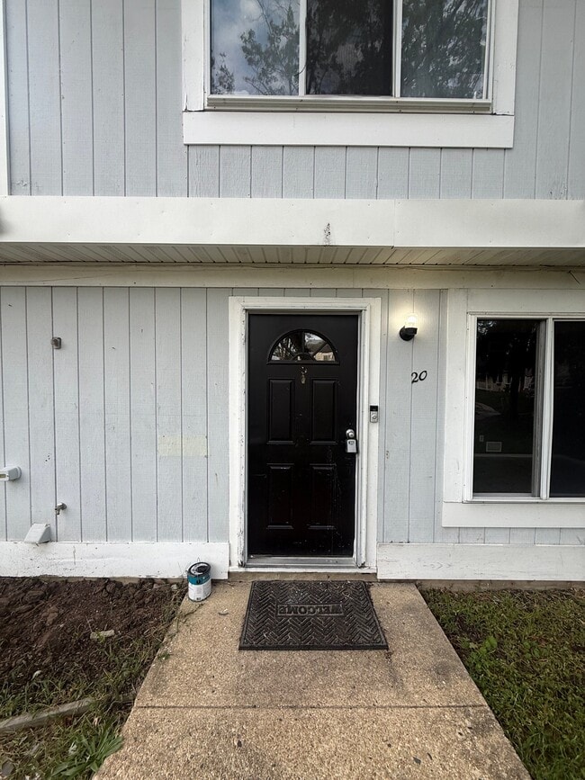 20 Commodore Ct