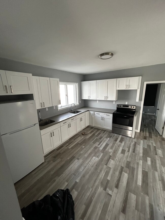 Photo - 19 Landfield Ave