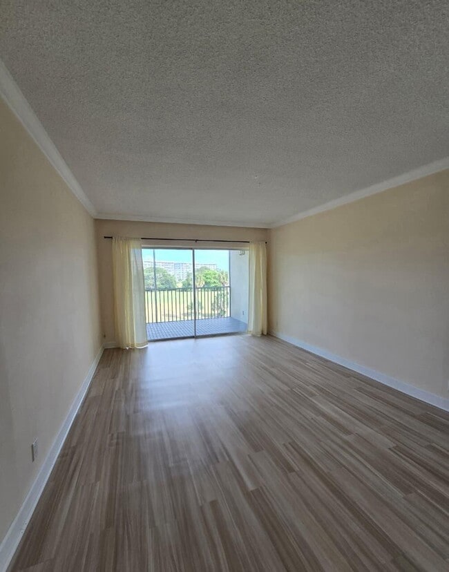 Photo - 2900 N Palm Aire Dr Unit 405