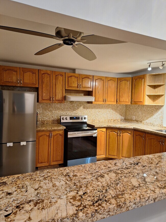 Photo - 6 Garrow Av Unit 3