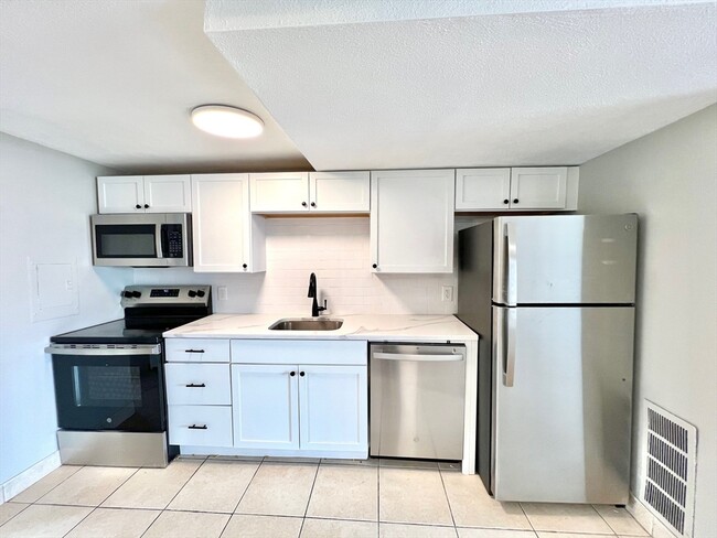 Building Photo - 45 Revere Beach Blvd Unit 3