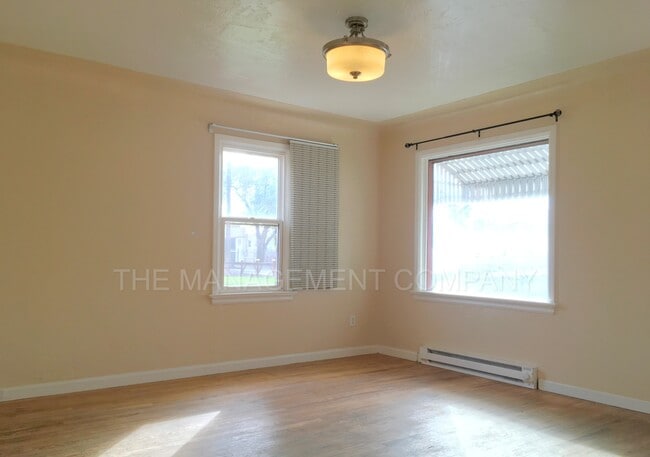 Photo - 432 Locust St N