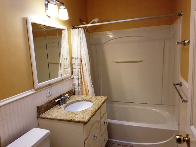 Photo - 1644 Midland Ave