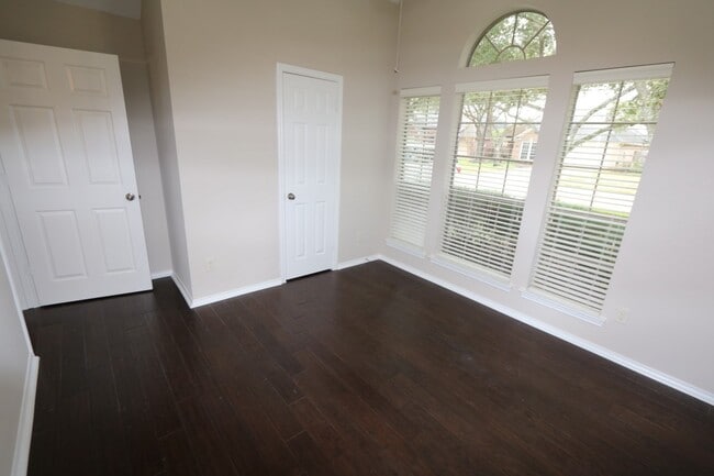 Building Photo - 2531 Llano Springs Dr