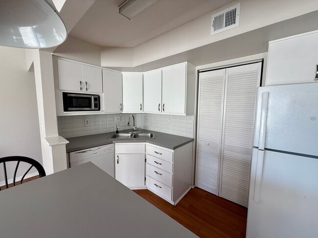 Photo - Renovated 4BR/2BA 3rd-Floor Condo – Minutes to UF, Shands & VA | University Commons