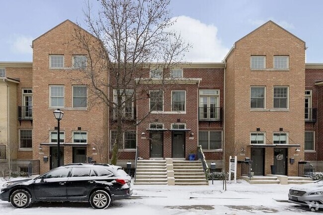 Building Photo - 2 Bed 2 Bath Lockerbie Townhome Steps From...