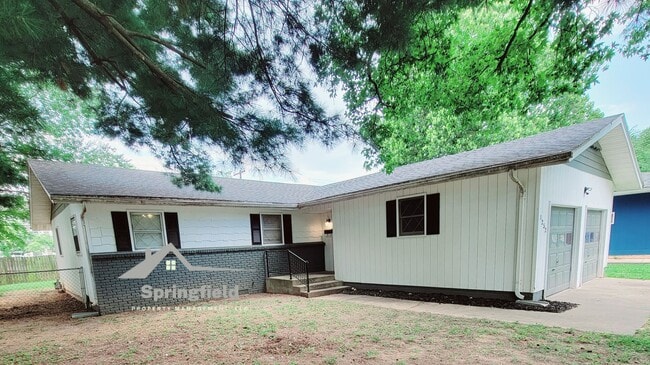 Photo - 1252 E Cambridge St