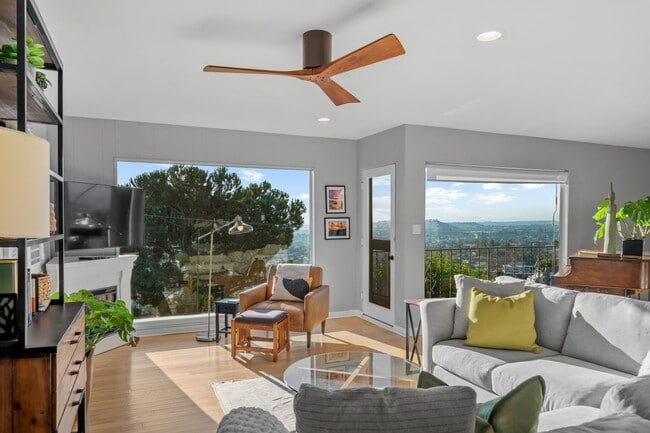 Photo - 4350 Summit Dr