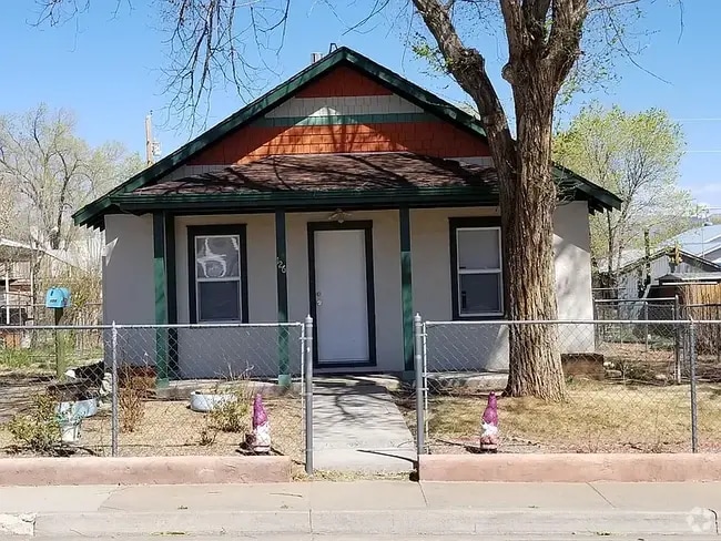 Building Photo - 126 S Maple St Rental