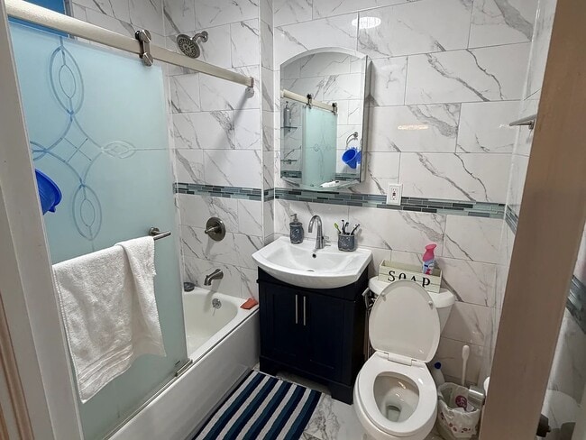 Photo - 3264 Middletown Rd