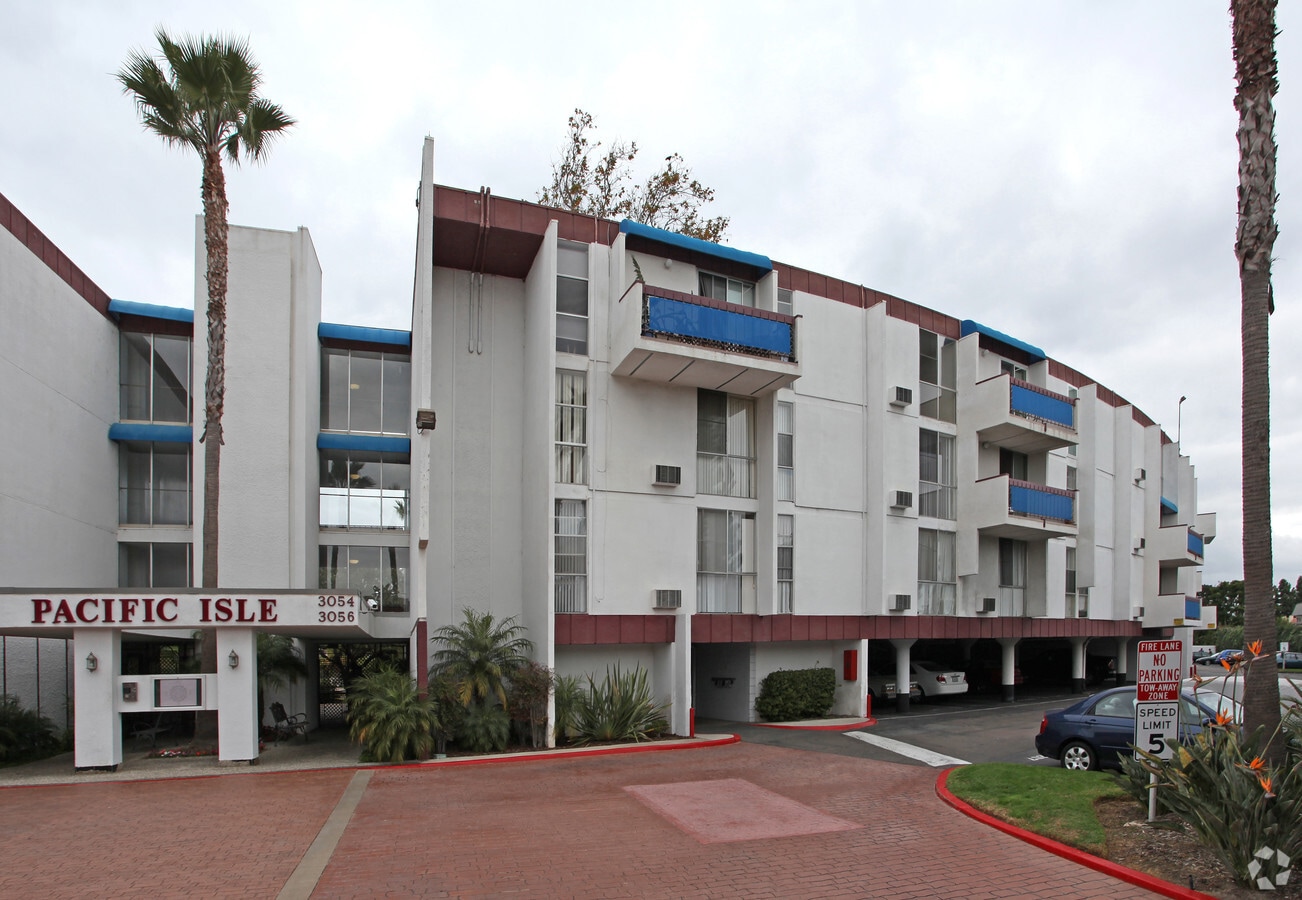 Photo - Pacific Isle Condominiums