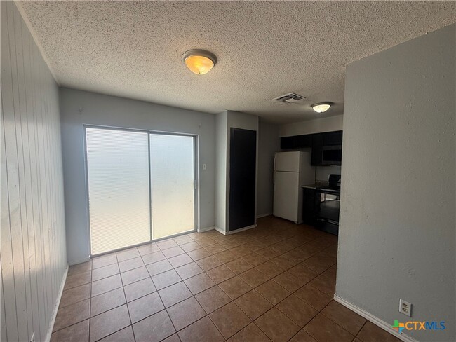 Photo - 106 Cockerham St