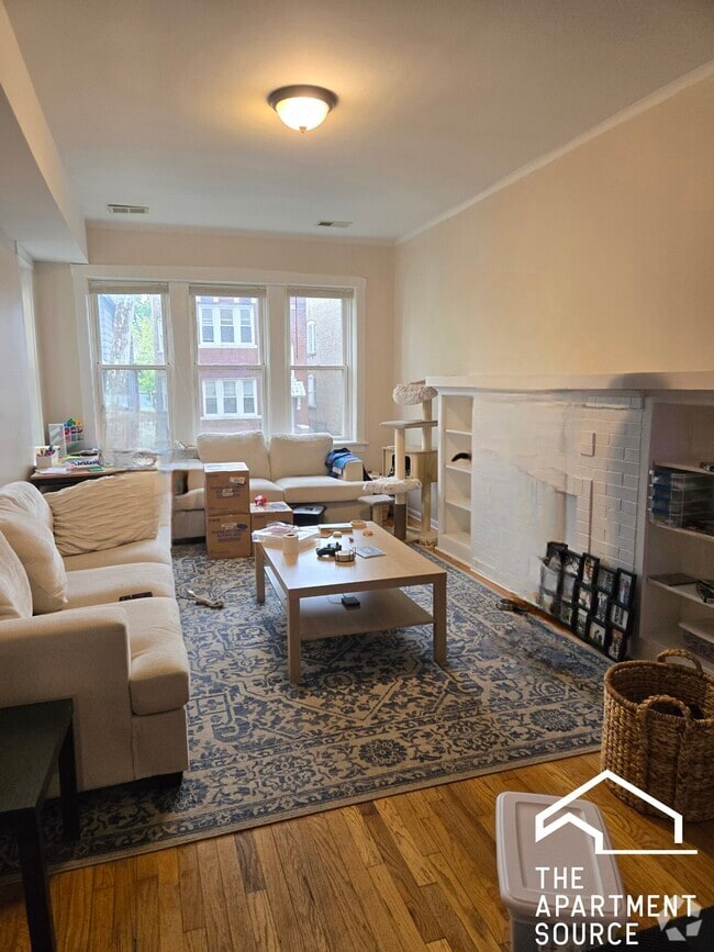 Building Photo - 4449 N Hamlin Ave Unit 2 Rental