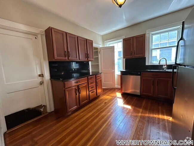 Building Photo - 11 Fairfield St Unit 1 Rental