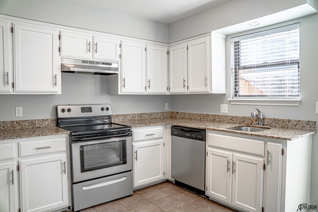 Photo - 1370 Oakland Ave