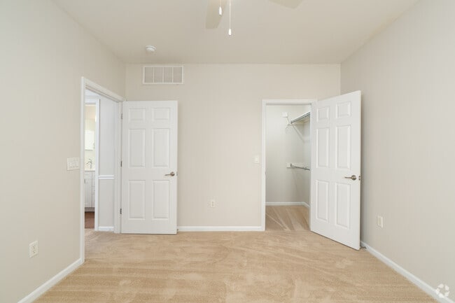 2BR, 1BA - 892SF - Primary Bedroom
