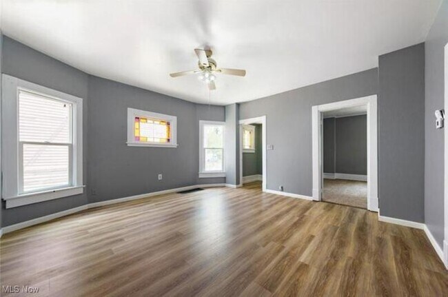 Photo - 3414 Daisy Ave