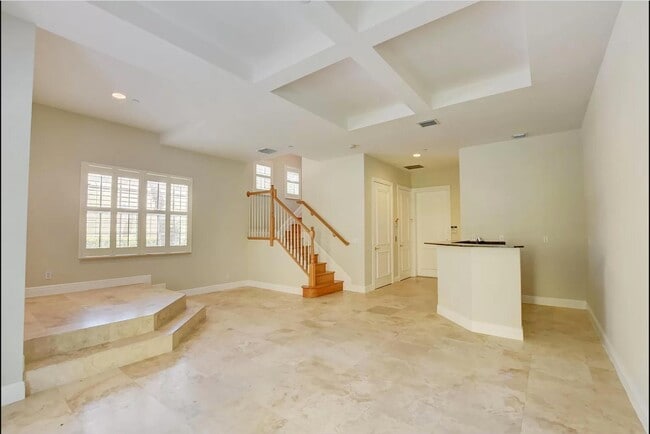 Photo - 545 NE 69th Cir