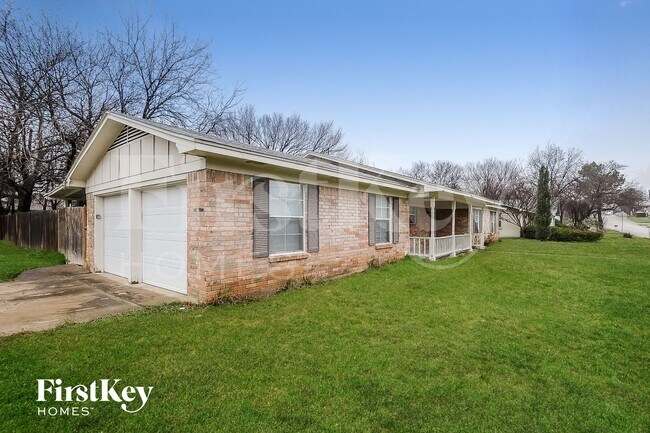 Photo - 3001 Rufe Snow Dr