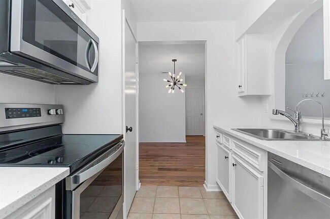 1100 Augusta Dr Unit 3
