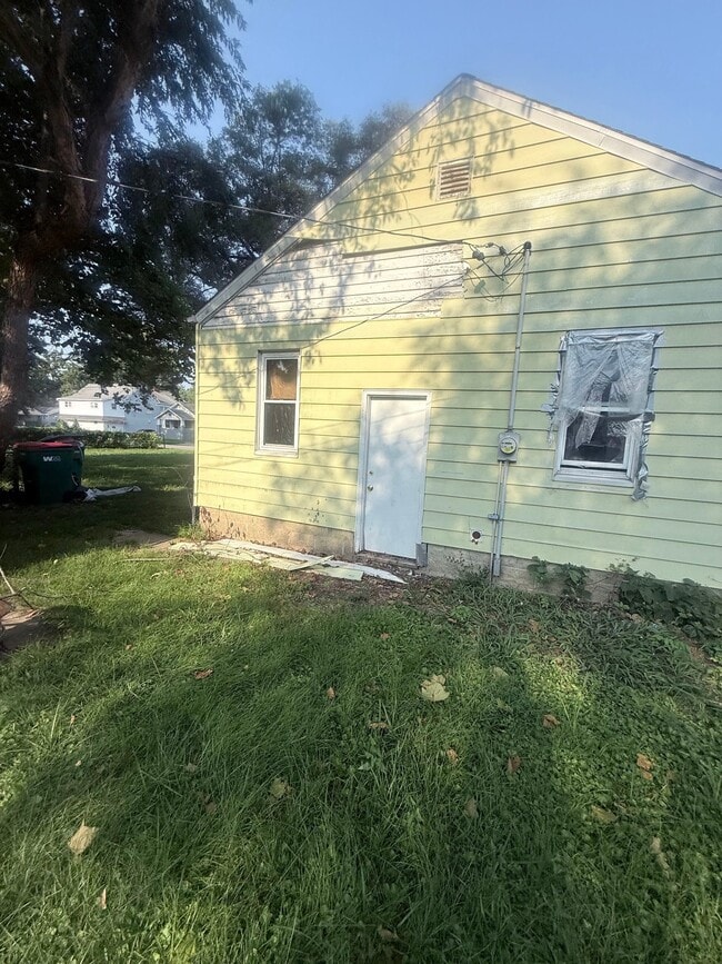 Photo - 1746 N Woodford St