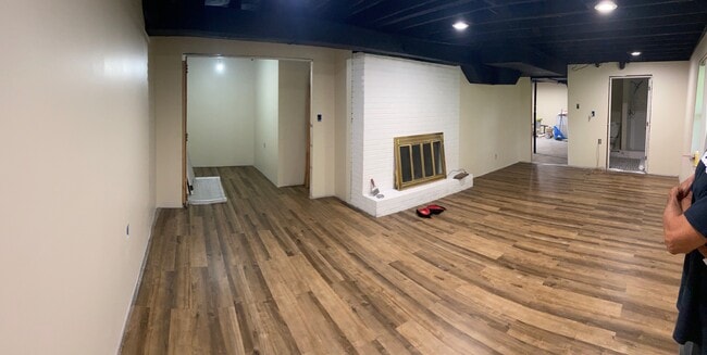Photo - 690 Gordon Dr