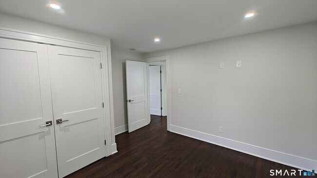 38 Poe Ct