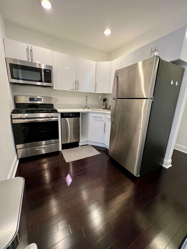 Photo - 1839 N 33rd St Unit 2R