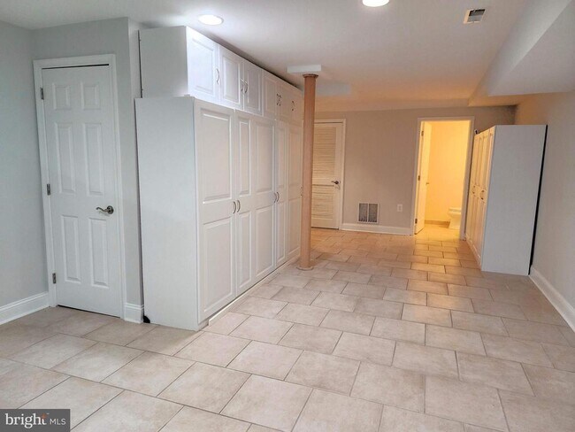 Photo - 1000 Dorrance St