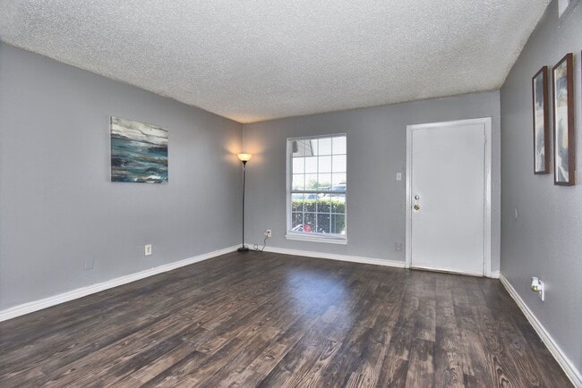 Photo - Heatherstone Apartments