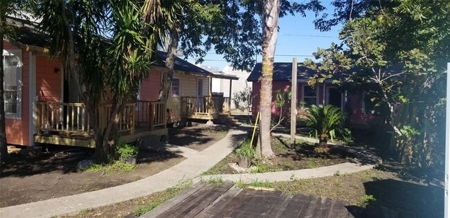 Photo - 4418 Avenue P 1/2