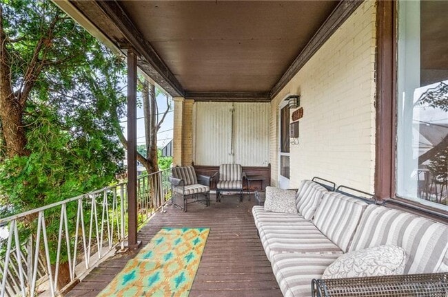 Photo - 823 Lilac St