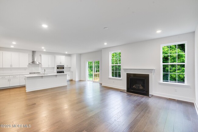 Photo - 160 Woolley Ct