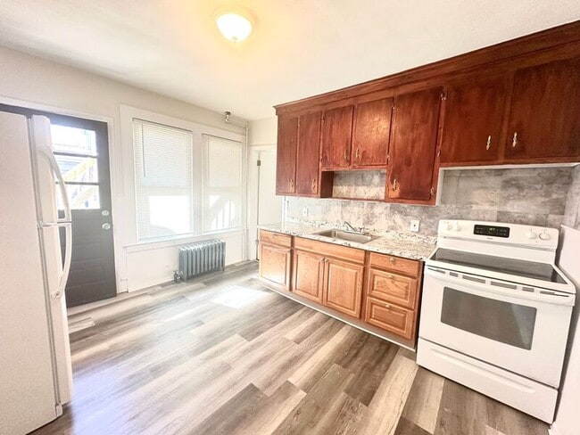 Photo - 76 Hall St Unidad #1A Rental